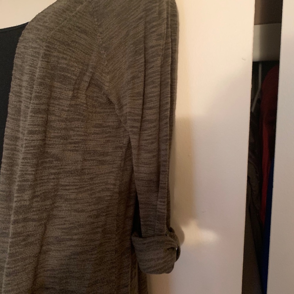 Express|Top - Picture 3 of 4